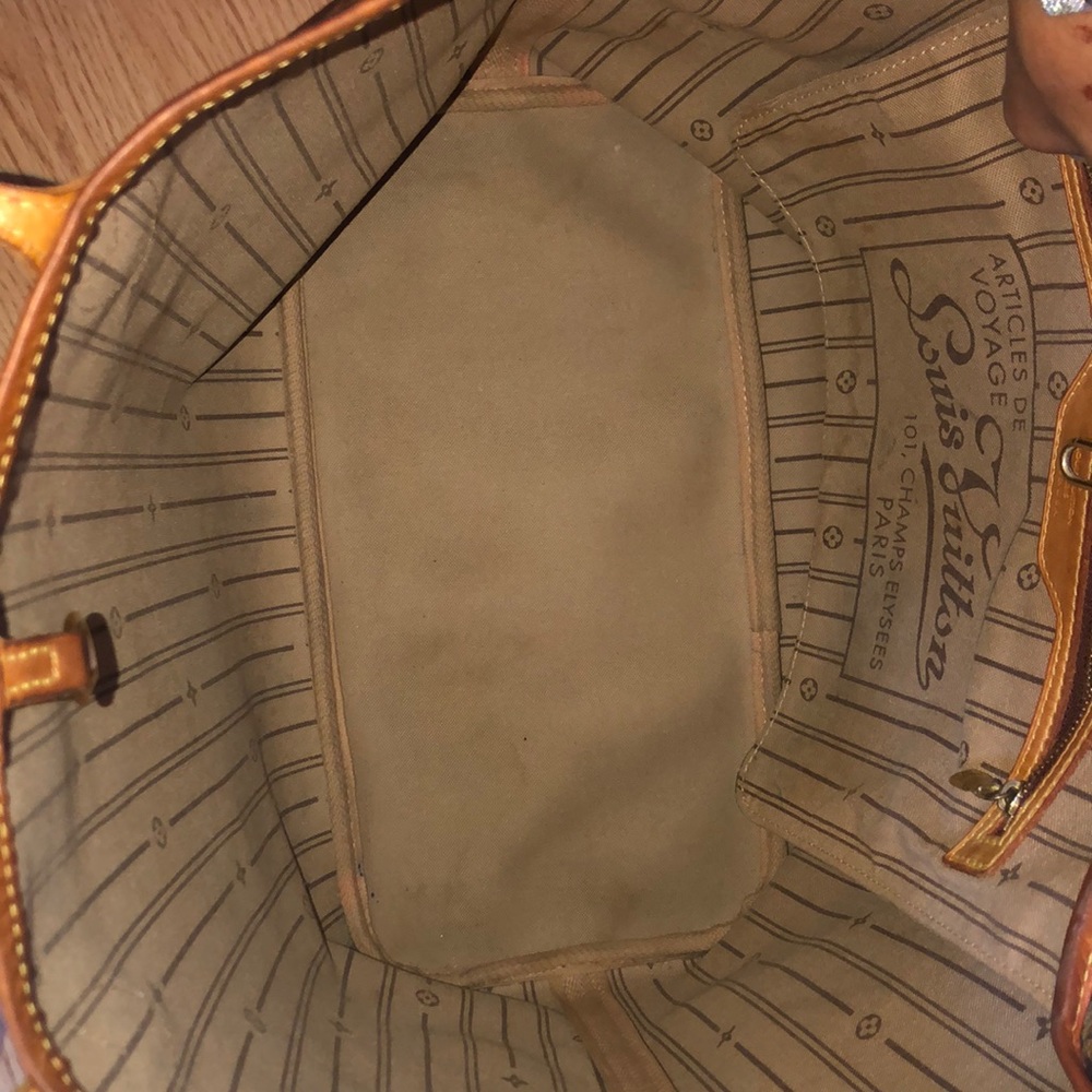 Louis Vuitton Neverfull MM - Picture 11 of 12